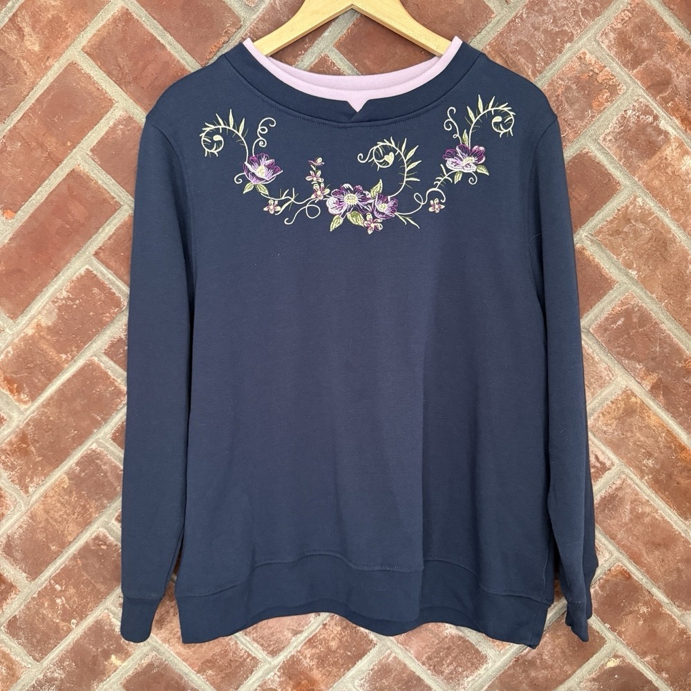 Vtg Country Store‎ Sweatshirt Womens L Blue Floral Embroidered Crewneck Granny